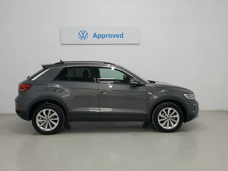 VOLKSWAGEN T-ROC Gasolina 2024 segunda-mano Jaén