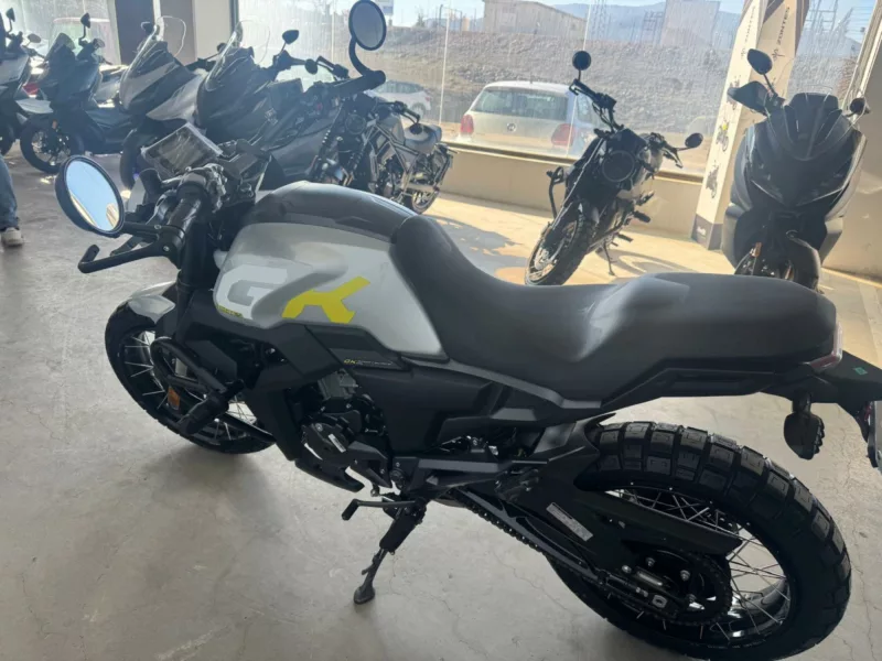 ZONTES GK-125 Gasolina nuevo entrega inmediata Granada