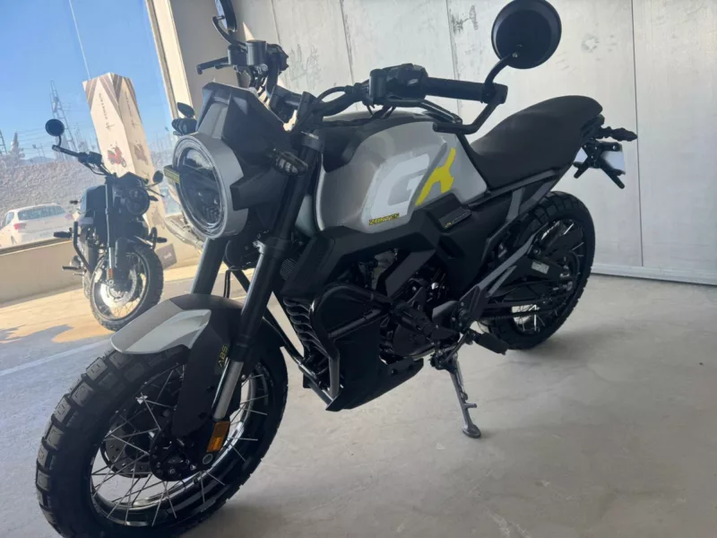 ZONTES GK-125 Gasolina nuevo entrega inmediata Granada