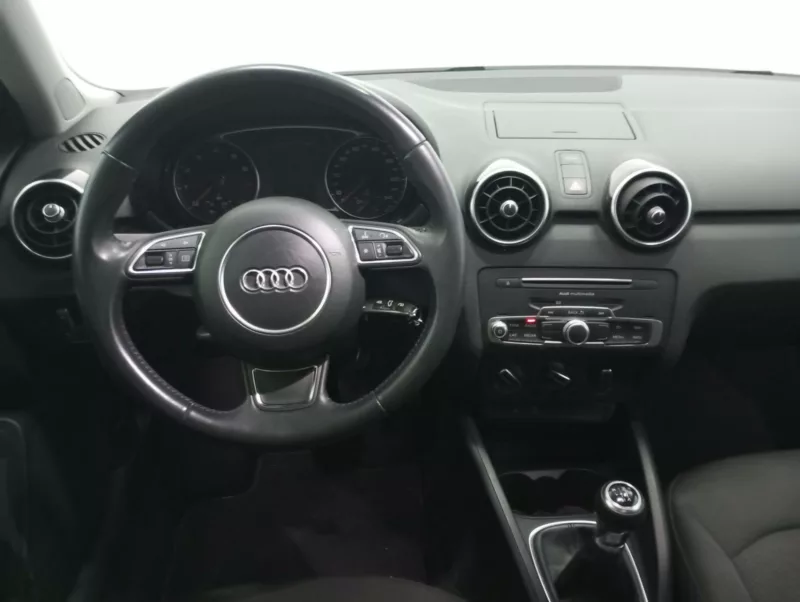 AUDI A1 SPORTBACK Gasolina 2015 segunda-mano Jaén