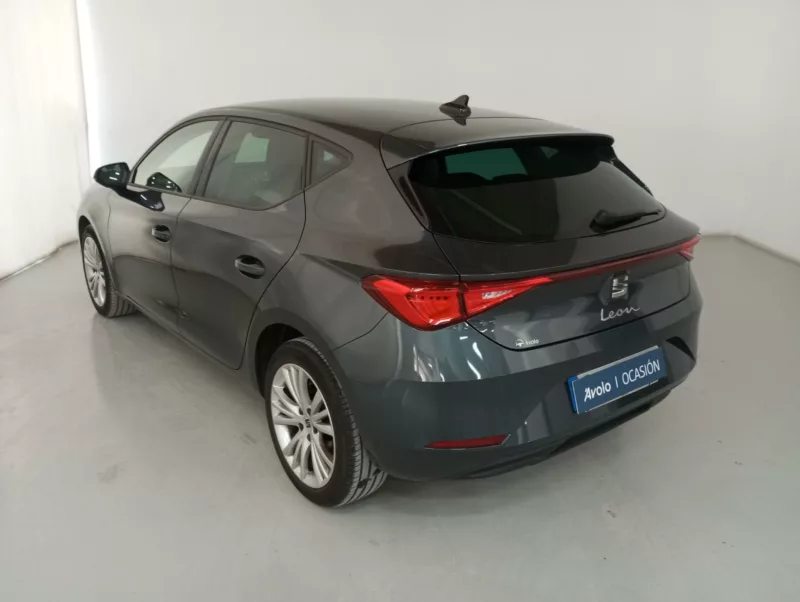 SEAT LEON Gasolina 2021 segunda-mano Jaén