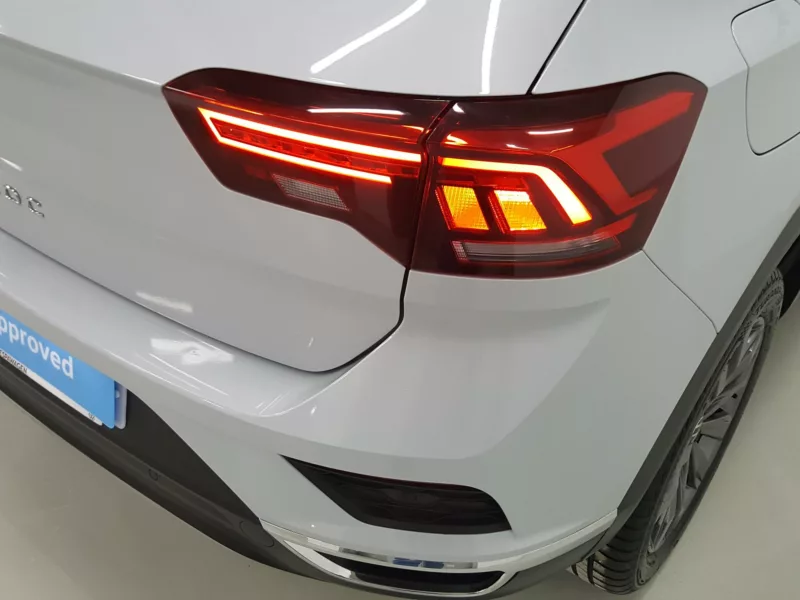 VOLKSWAGEN T-ROC Gasolina 2021 segunda-mano Jaén