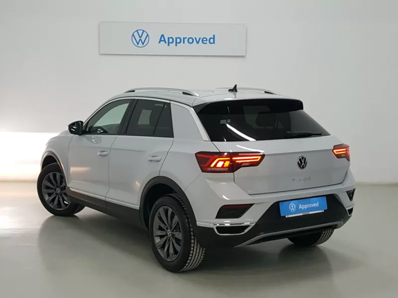 VOLKSWAGEN T-ROC Gasolina 2021 segunda-mano Jaén