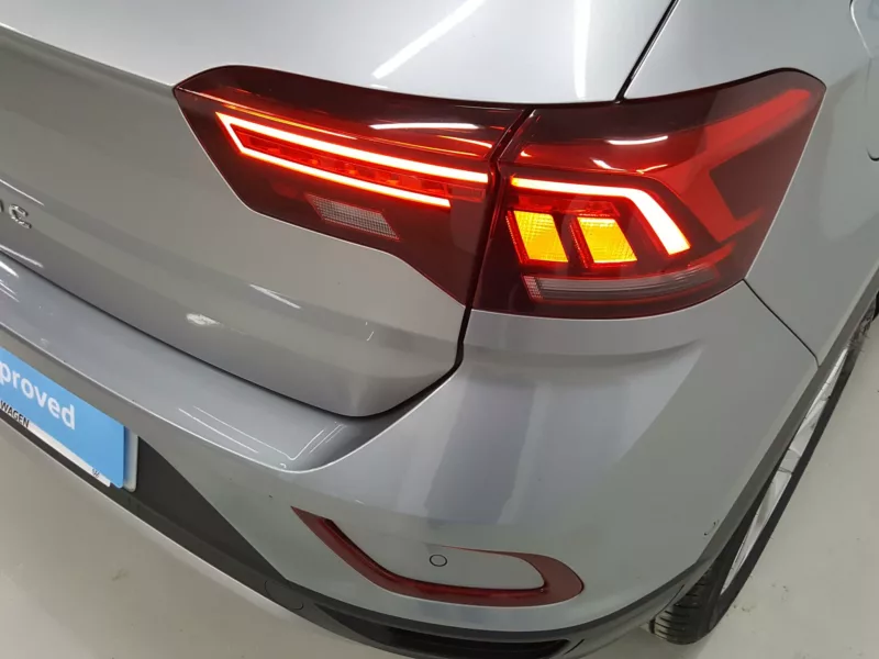 VOLKSWAGEN T-ROC Gasolina 2024 segunda-mano Jaén