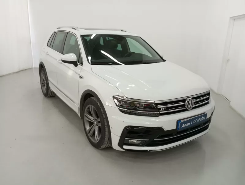 VOLKSWAGEN TIGUAN Gasolina 2019 segunda-mano Jaén