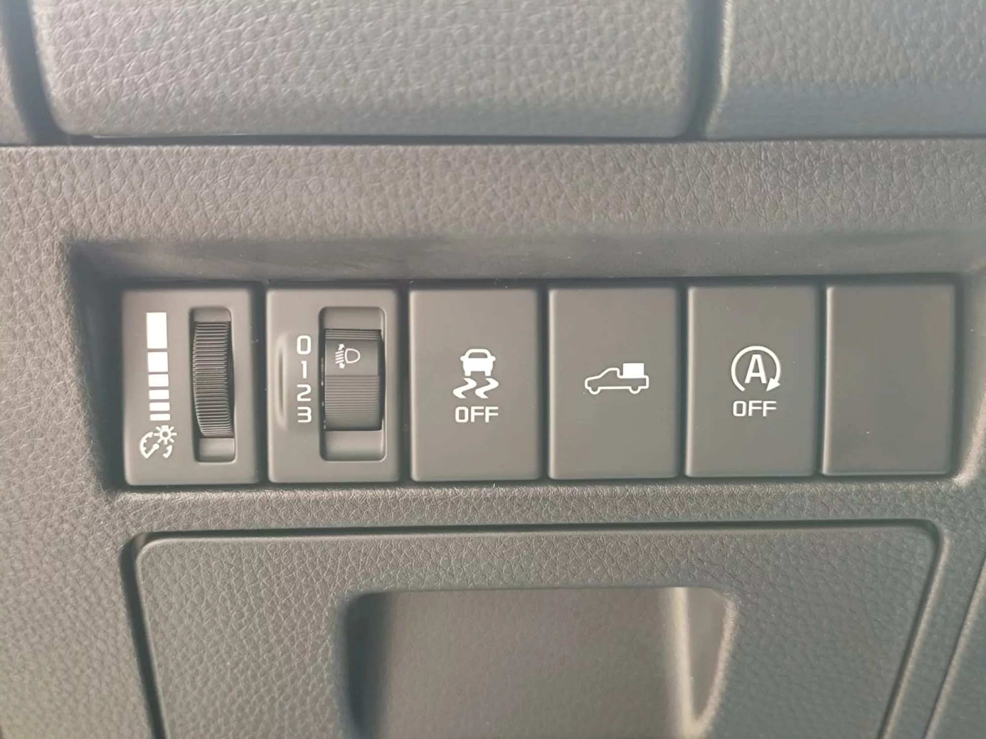 ISUZU N60 BB 4X4 AT N60 BB AUTOMATICO 25 Isuzu N60 BB 4X4 AT Diesel nuevo entrega inmediata Jaén