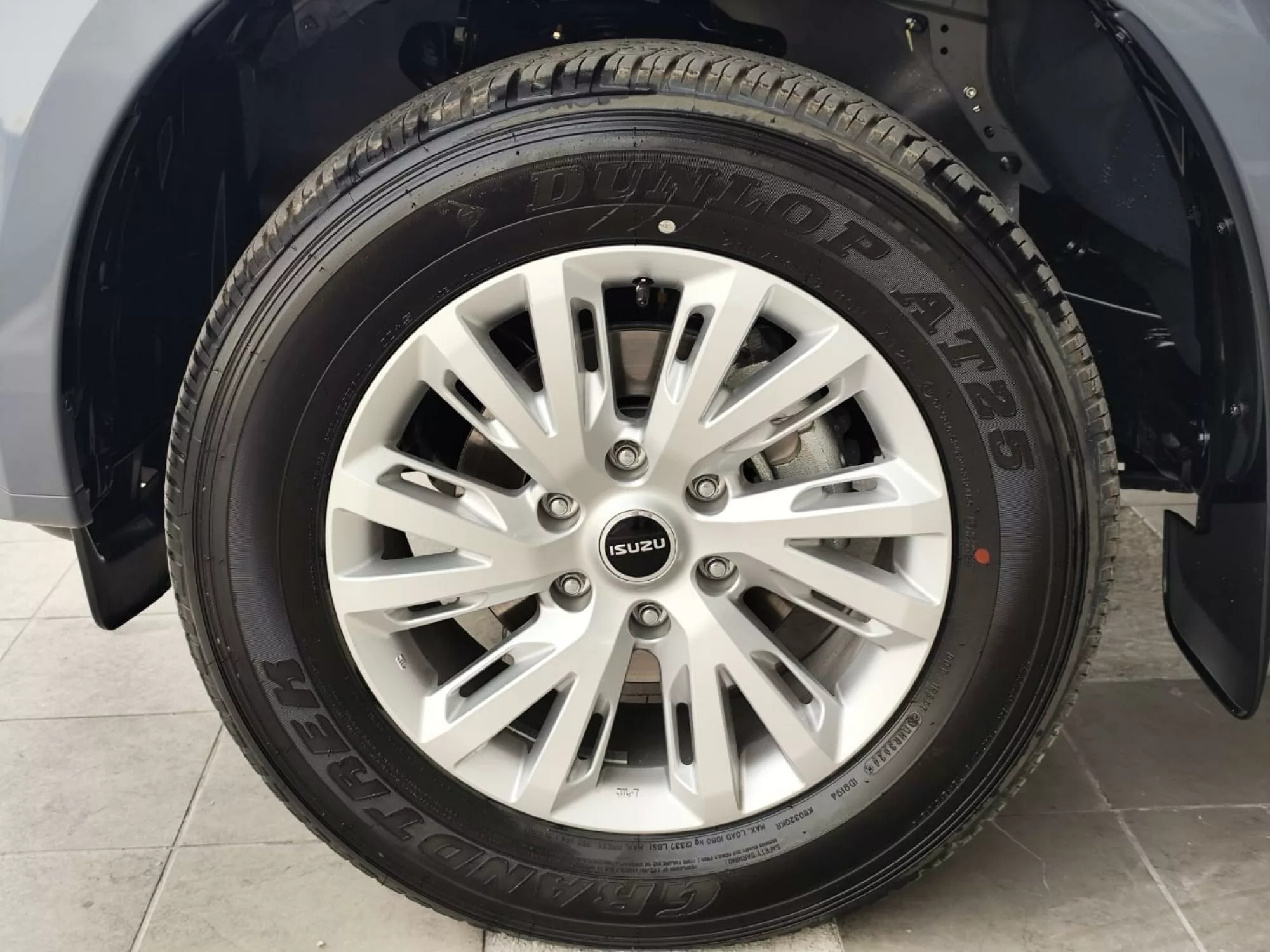 ISUZU N60 BB 4X4 AT N60 BB AUTOMATICO 6 Isuzu N60 BB 4X4 AT Diesel nuevo entrega inmediata Jaén