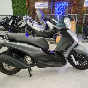 PIAGGIO BEVERLY Gasolina 2016 segunda-mano Granada