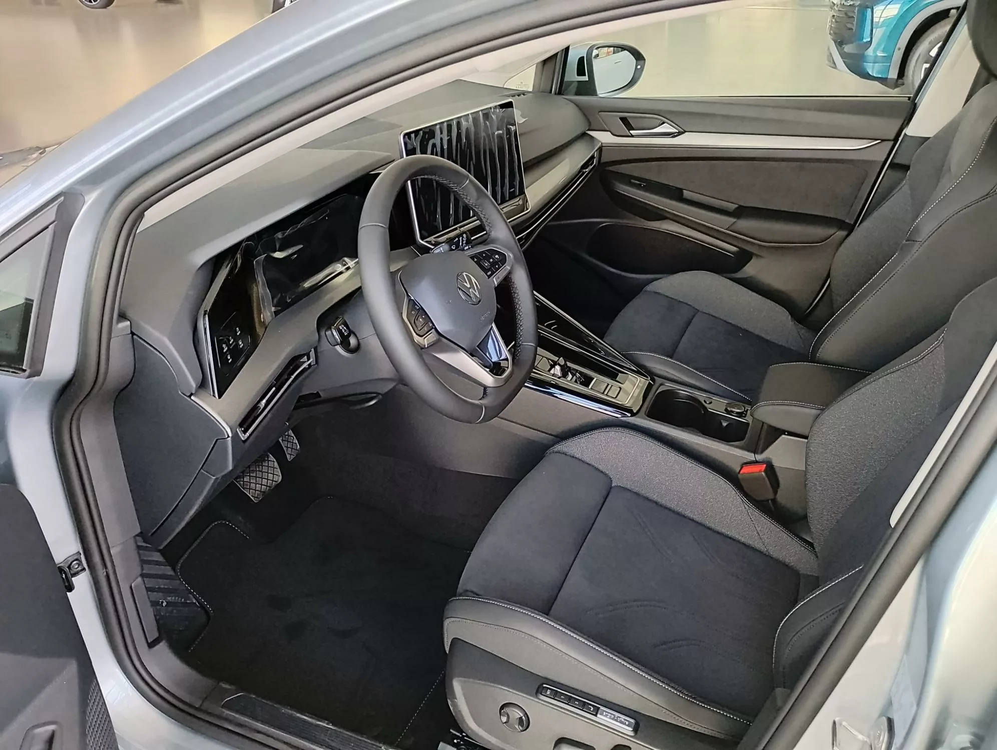 VOLKSWAGEN GOLF GOLF STYLE 1.5 TSI EHYBRID 110 KW (150 CV) / 85 KW (115 CV) AUTOMÁTICO DSG 6 VEL. 6 VOLKSWAGEN GOLF Hibrido enchufable 2025 km 0 Jaén