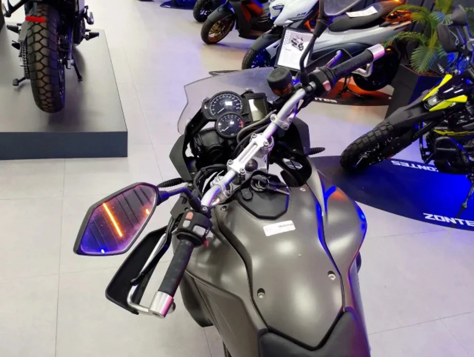 BMW F700 GS E8GS 7 BMW F700 GS Gasolina 2014 segunda-mano Granada