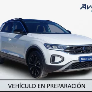 VOLKSWAGEN T-ROC Gasolina 2023 segunda-mano Jaén