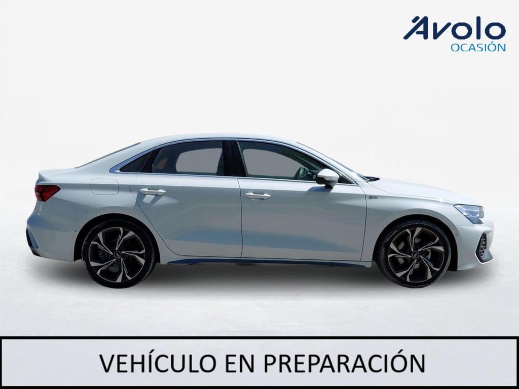 AUDI A3 SEDAN Diesel 2025 segunda-mano Jaén
