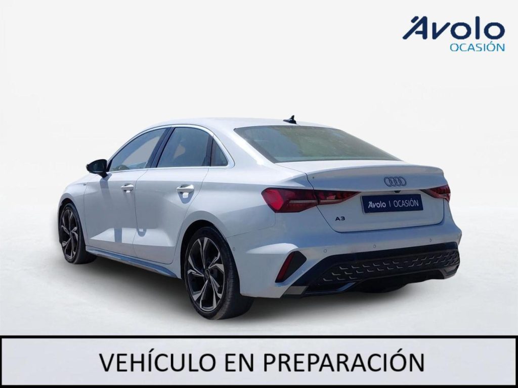 AUDI A3 SEDAN Diesel 2025 segunda-mano Jaén