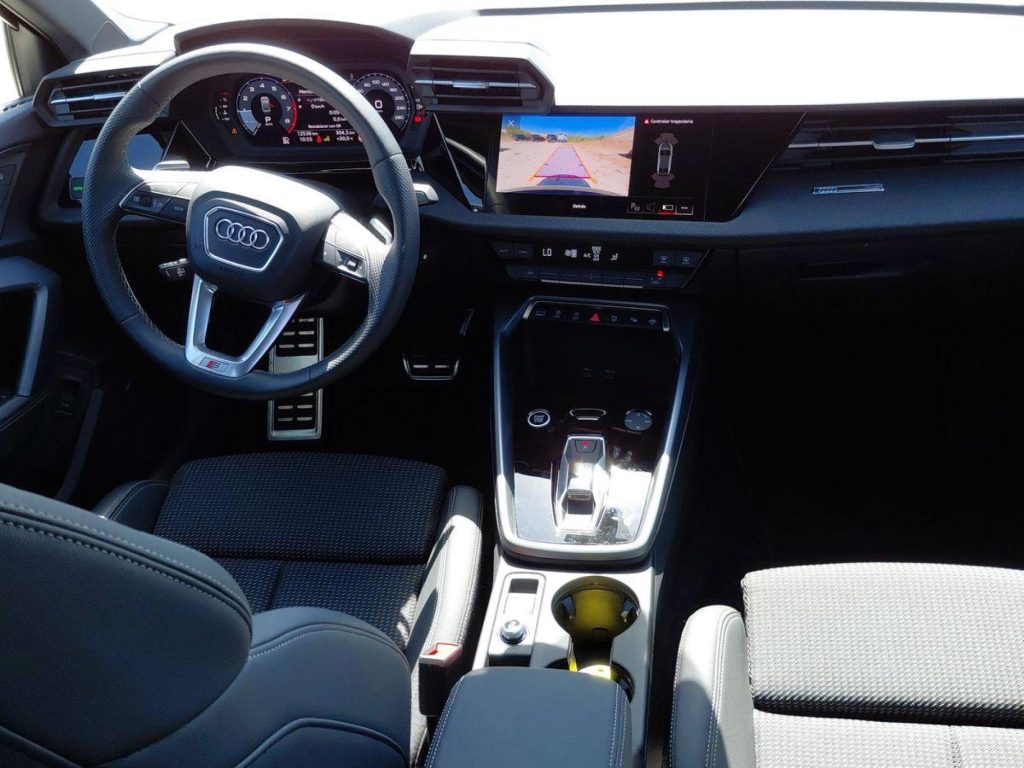 AUDI A3 SEDAN Hibrido 2025 segunda-mano Jaén
