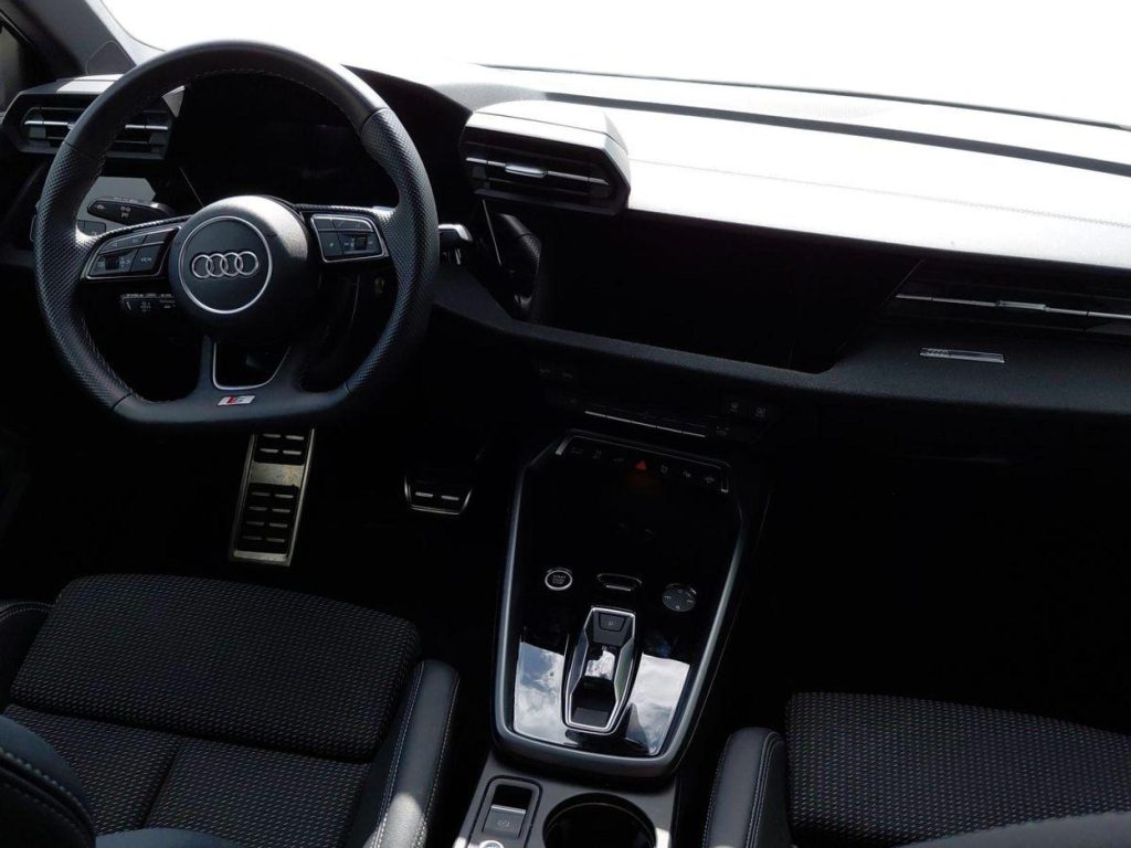 AUDI A3 SPORTBACK Hibrido enchufable 2025 km 0 Jaén