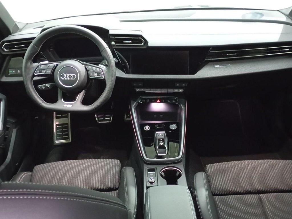 AUDI A3 SPORTBACK Hibrido enchufable 2025 km 0 Jaén