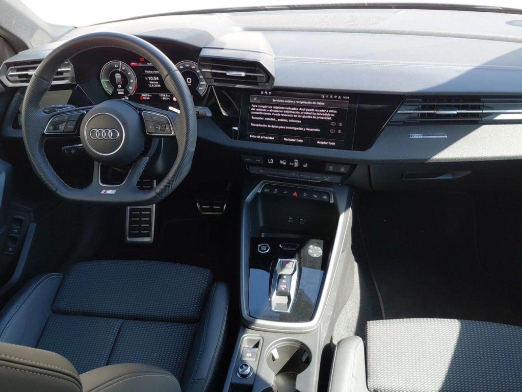 AUDI A3 SPORTBACK Hibrido enchufable 2025 segunda-mano Jaén