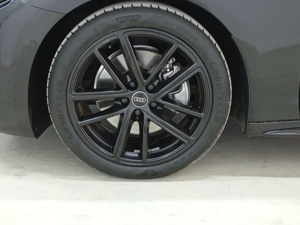 AUDI A5 AVANT Hibrido 2025 km 0 Jaén