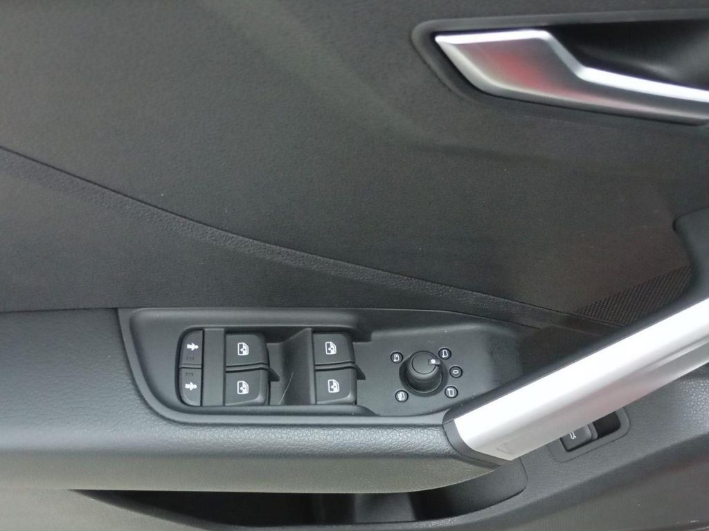 AUDI Q2 Gasolina 2025 km 0 Jaén
