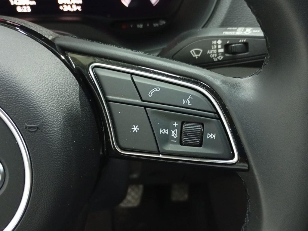 AUDI Q2 Gasolina 2025 km 0 Jaén