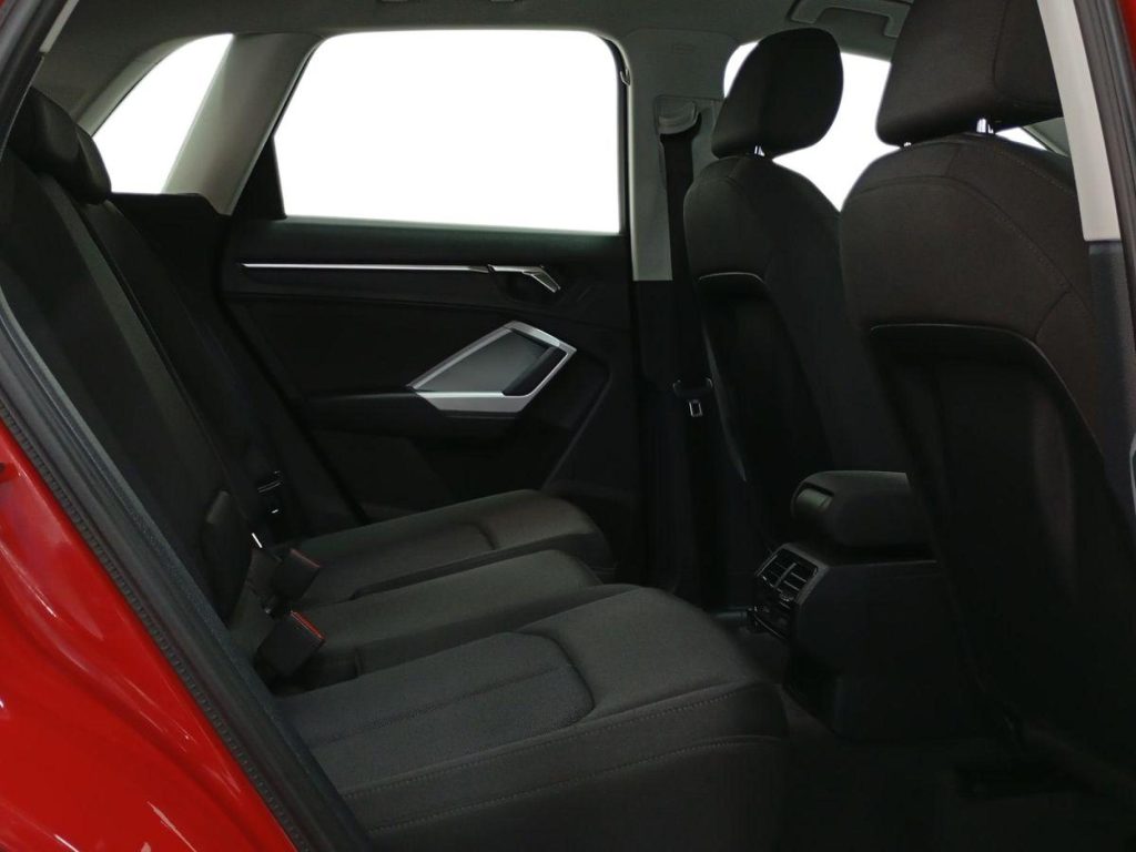AUDI Q3 Diesel 2023 segunda-mano Jaén