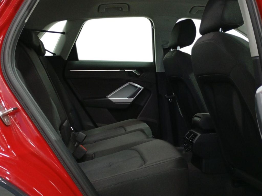 AUDI Q3 Diesel 2023 segunda-mano Jaén