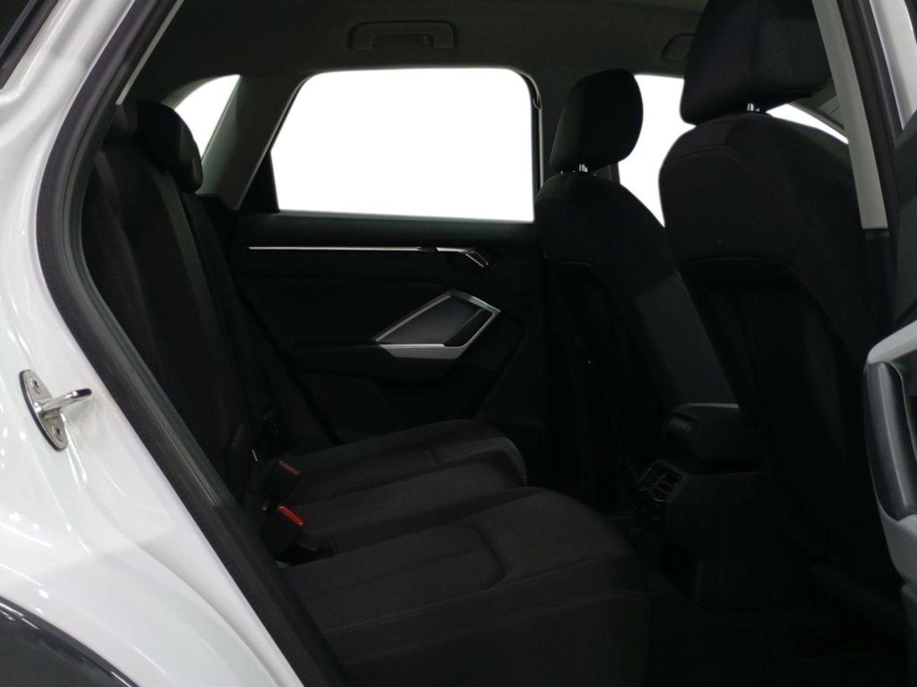 AUDI Q3 Diesel 2023 segunda-mano Jaén