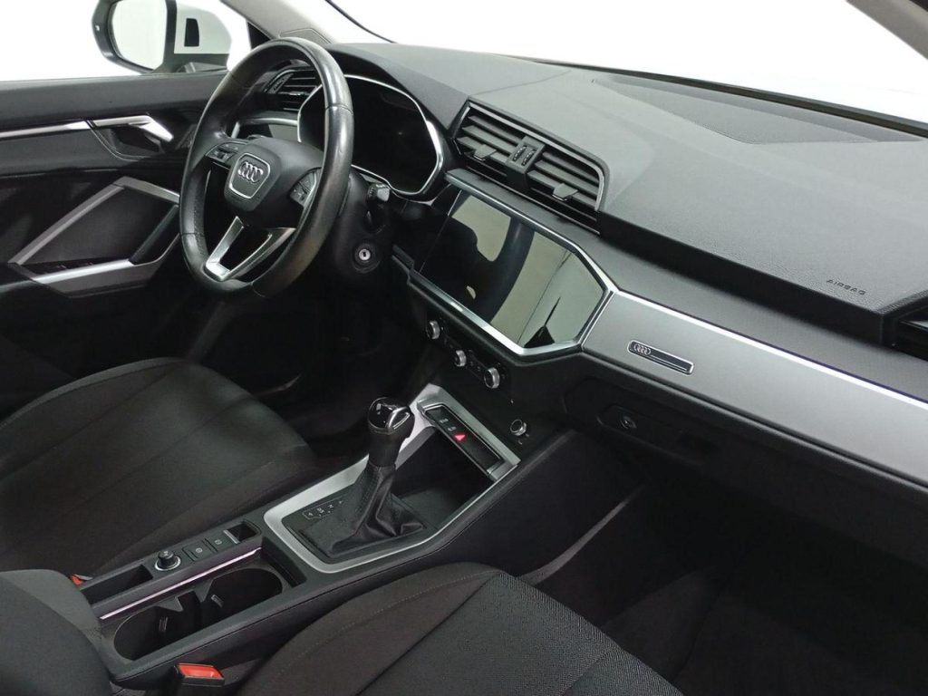 AUDI Q3 Diesel 2023 segunda-mano Jaén