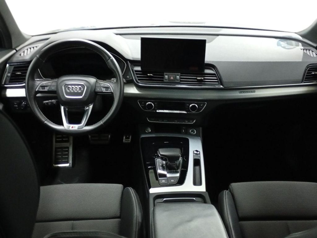 AUDI Q5 Hibrido 2023 segunda-mano Jaén