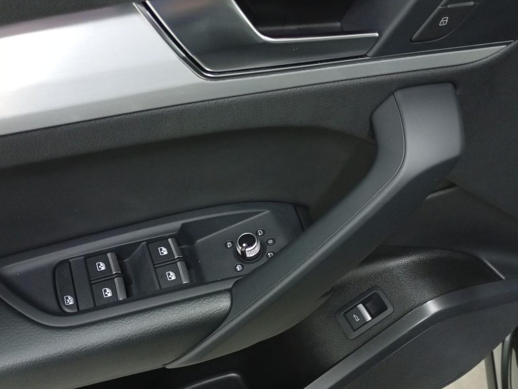 AUDI Q5 Hibrido 2023 segunda-mano Jaén