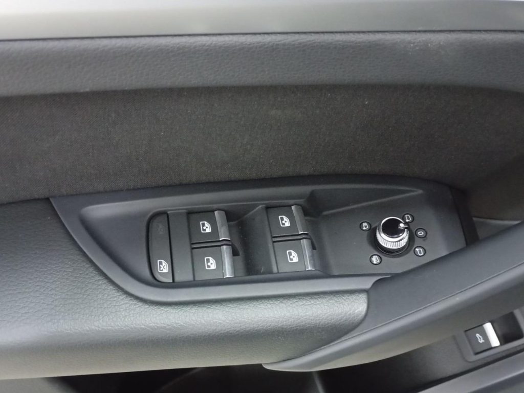 AUDI Q5 Hibrido enchufable 2024 km 0 Jaén