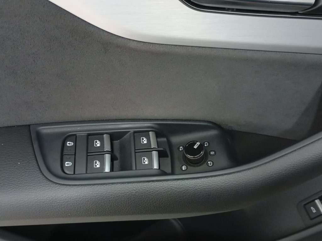 AUDI Q8 Hibrido 2025 segunda-mano Jaén