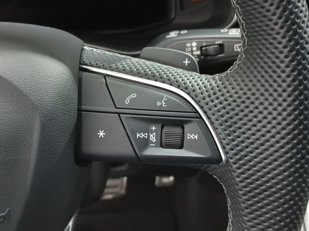 AUDI Q8 Hibrido 2025 segunda-mano Jaén