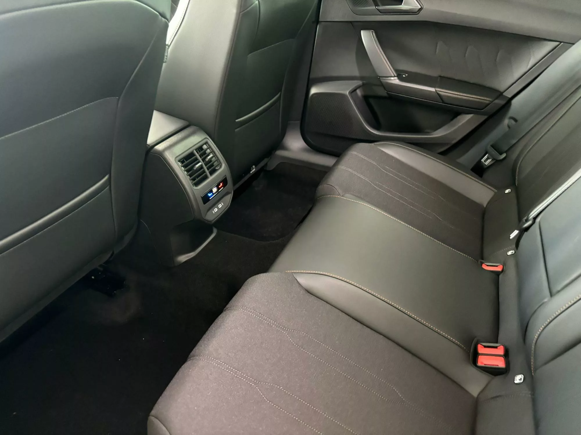 CUPRA LEON 1.5 ETSI 110 KW (150 CV) DSG 5 CUPRA LEON Gasolina nuevo entrega inmediata Jaén