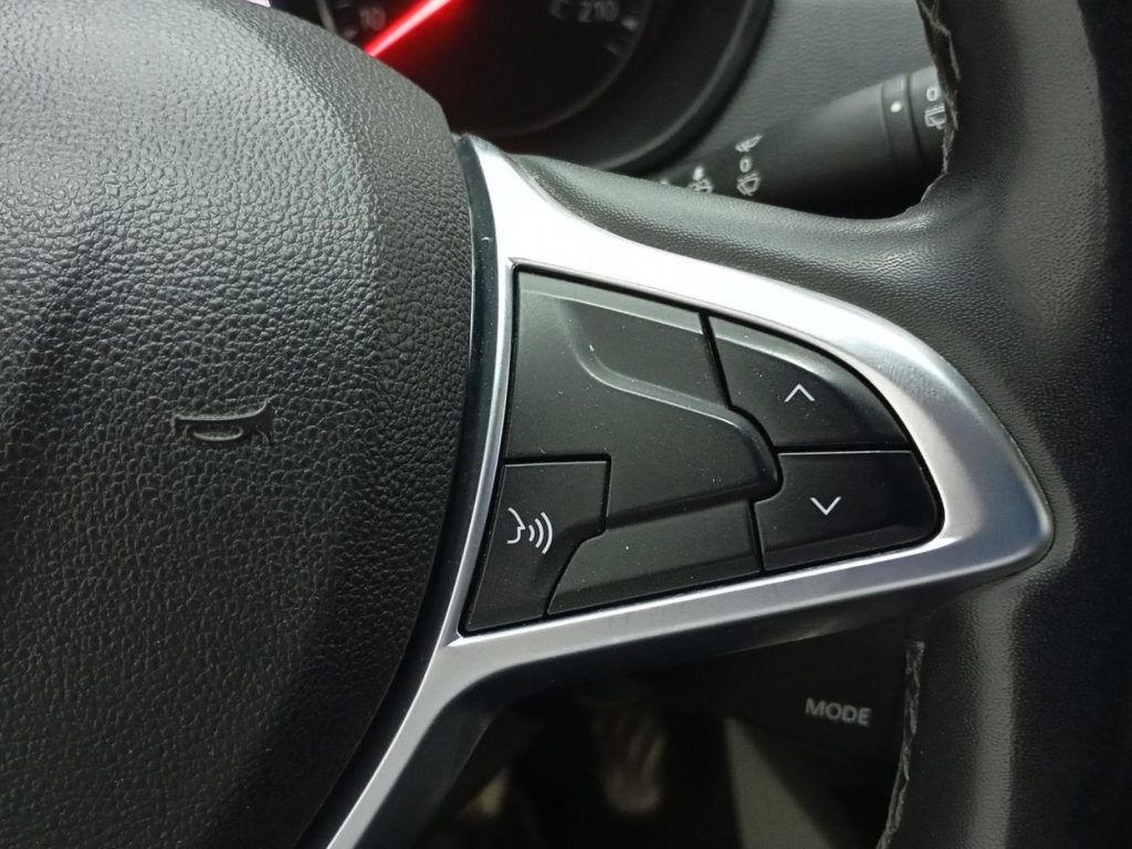 DACIA DUSTER Diesel 2023 segunda-mano Jaén