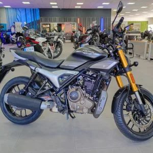 Motos de segunda mano en Jaén 3 HERO HUNK 440 Gasolina 2025 km 0 Granada