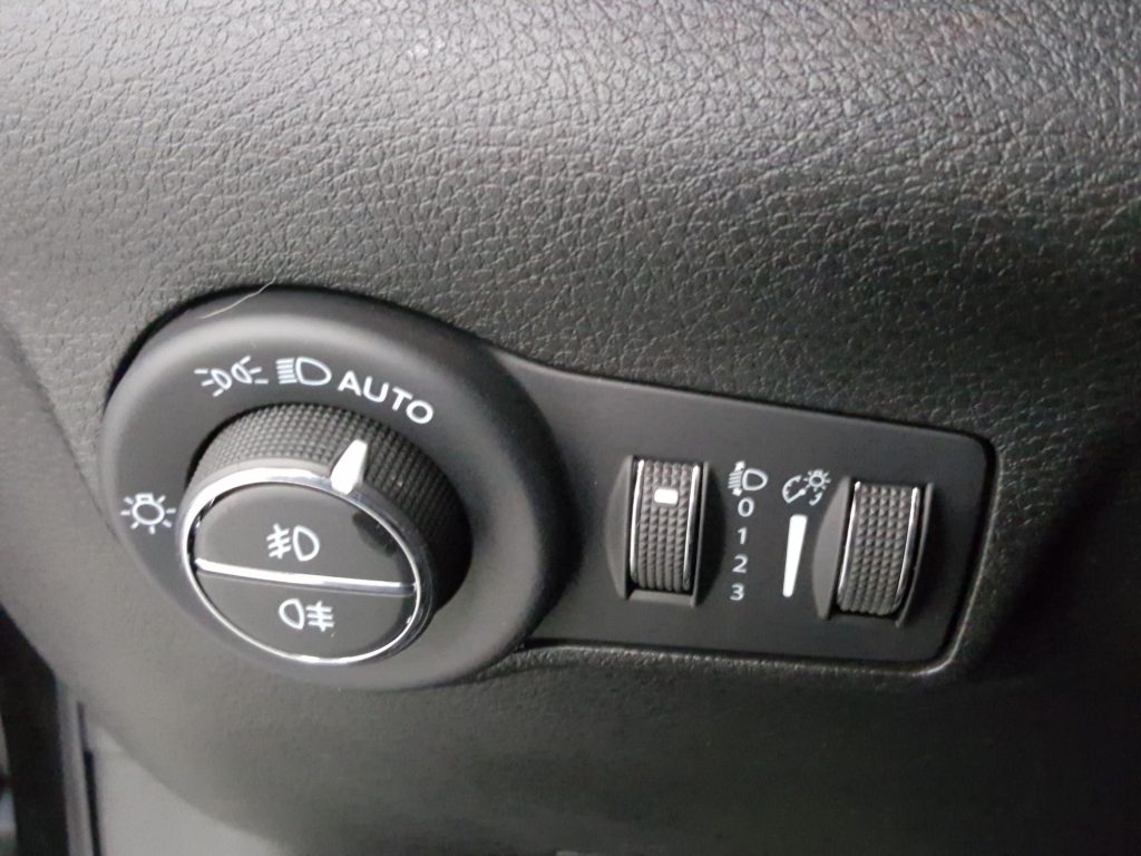 JEEP COMPASS Gasolina 2022 segunda-mano Jaén