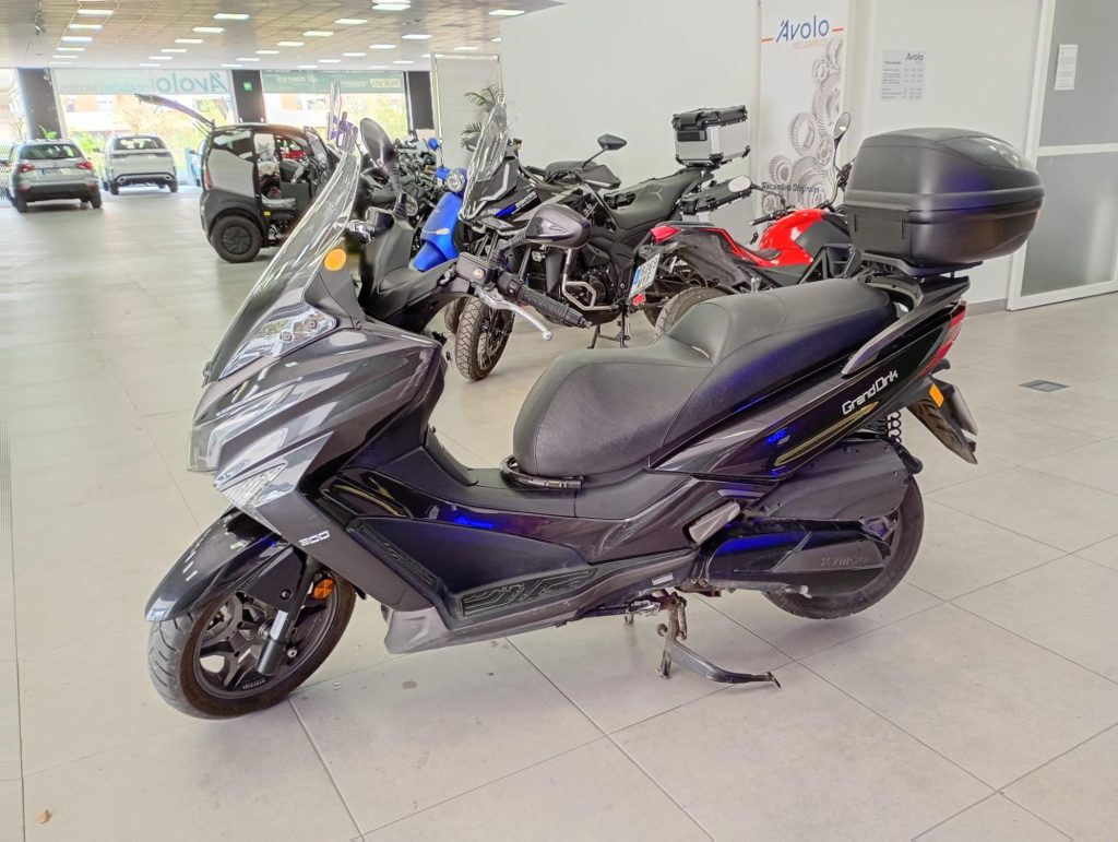 KYMCO GRAND DINK 300 Gasolina 2022 segunda-mano Granada