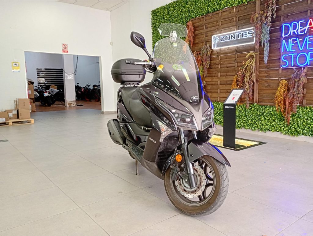 KYMCO GRAND DINK 300 Gasolina 2022 segunda-mano Granada
