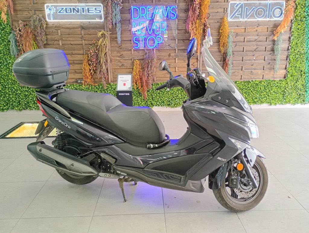 KYMCO GRAND DINK 300 Gasolina 2022 segunda-mano Granada
