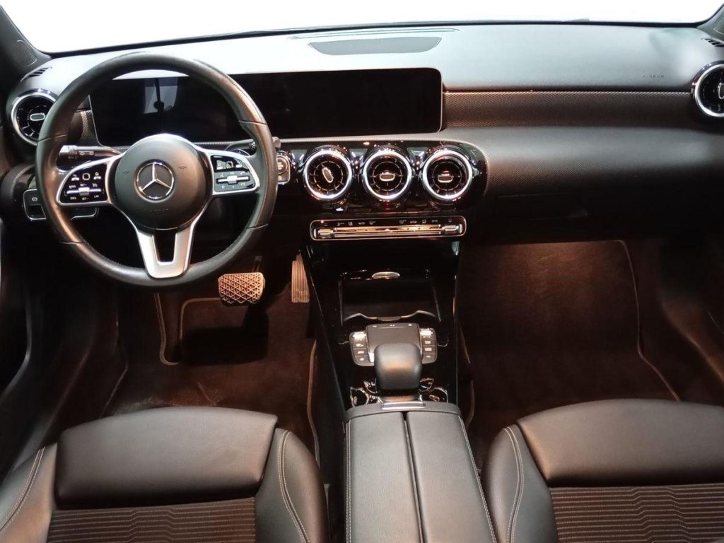 MERCEDES CLASE A Diesel 2019 segunda-mano Jaén