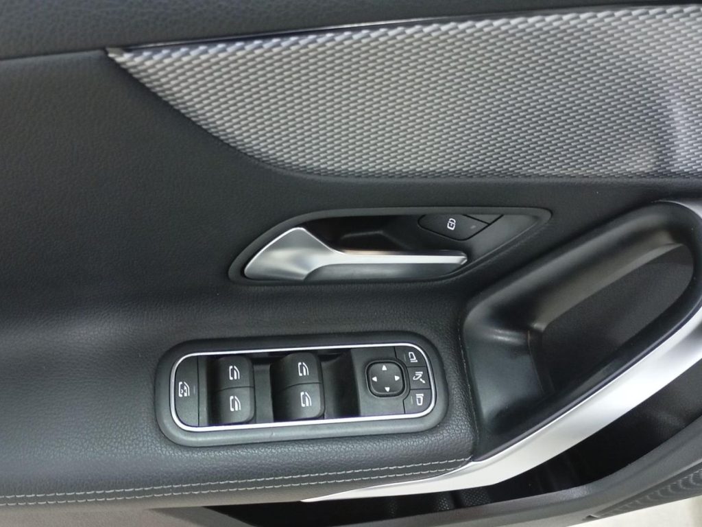 MERCEDES CLASE A Diesel 2019 segunda-mano Jaén