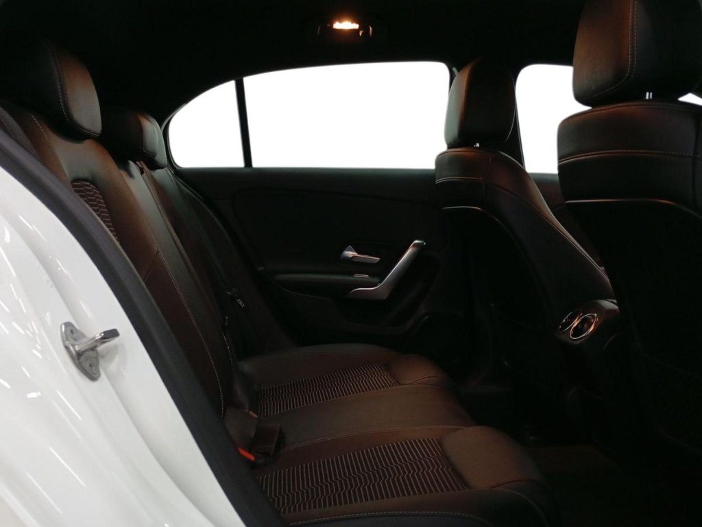 MERCEDES CLASE A Diesel 2019 segunda-mano Jaén