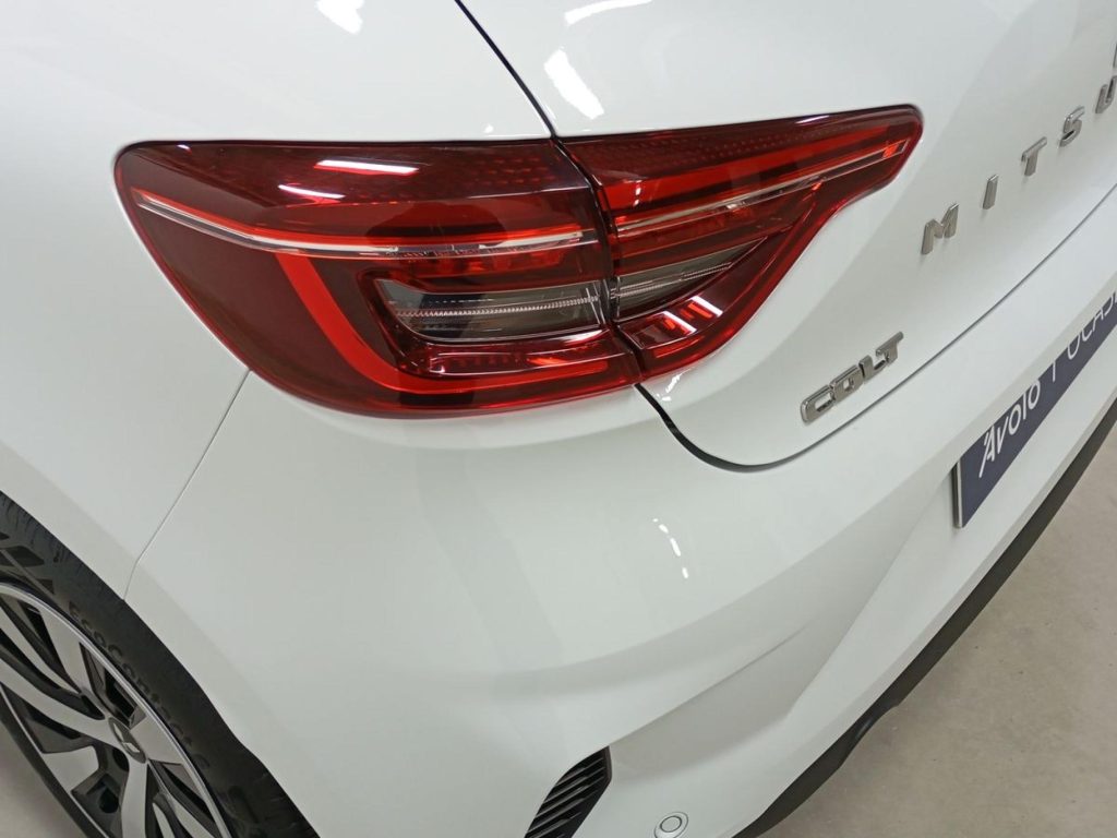 MITSUBISHI COLT Gasolina 2025 segunda-mano Jaén