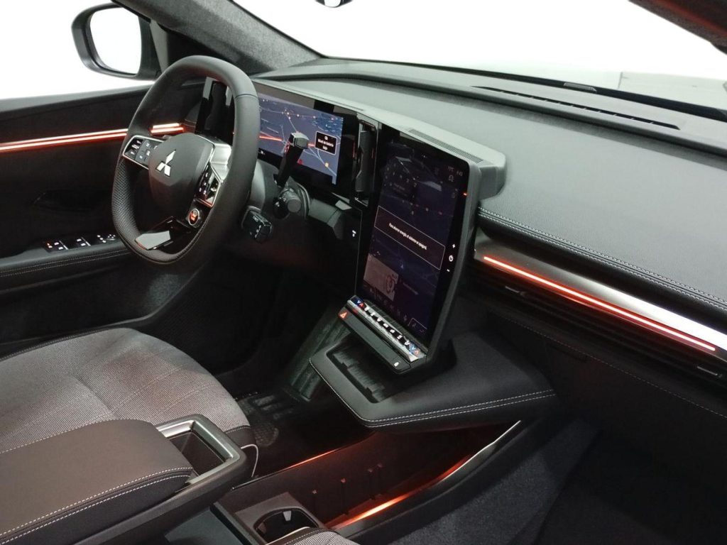 MITSUBISHI ECLIPSE CROSS Electrico 2026 km 0 Jaén