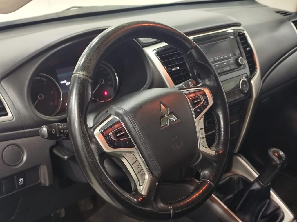 MITSUBISHI L200 DOUBLE CABINA Diesel 2022 segunda-mano Jaén