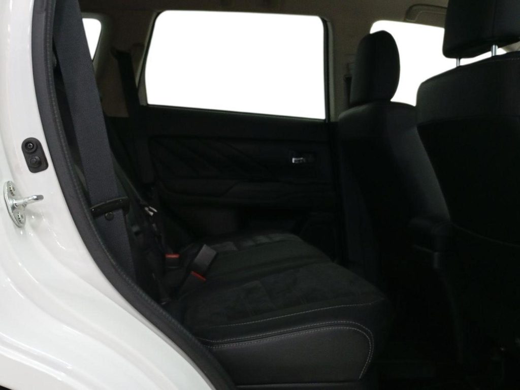 MITSUBISHI OUTLANDER Hibrido enchufable 2018 segunda-mano Jaén