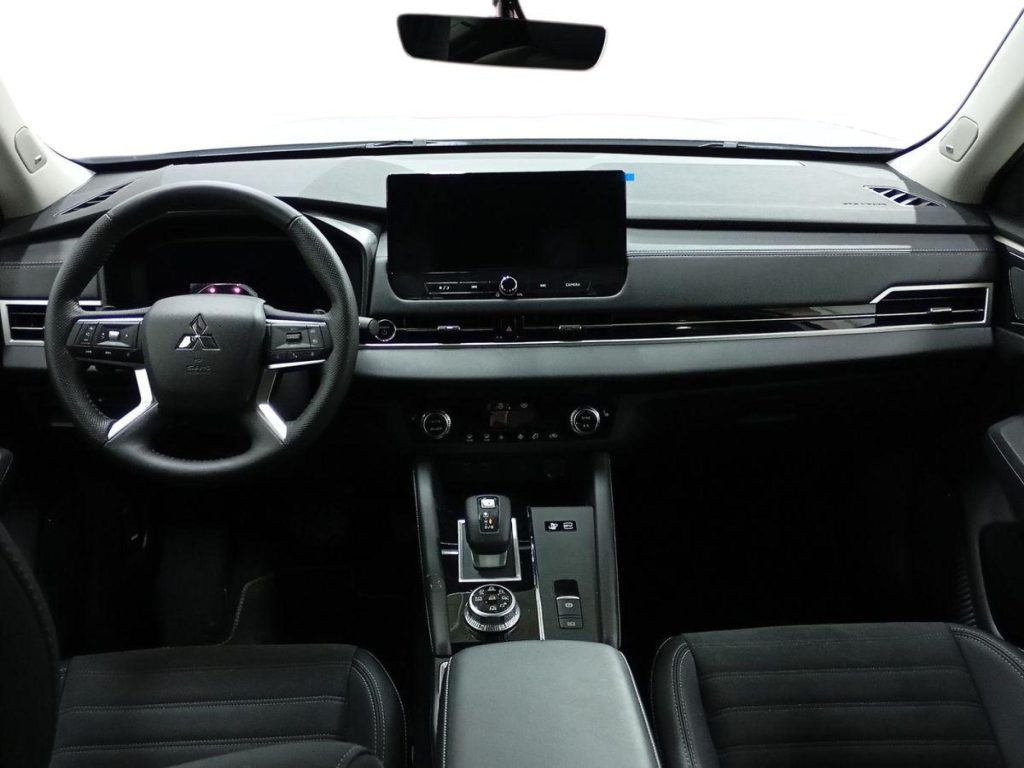 MITSUBISHI OUTLANDER Hibrido enchufable 2025 km 0 Jaén
