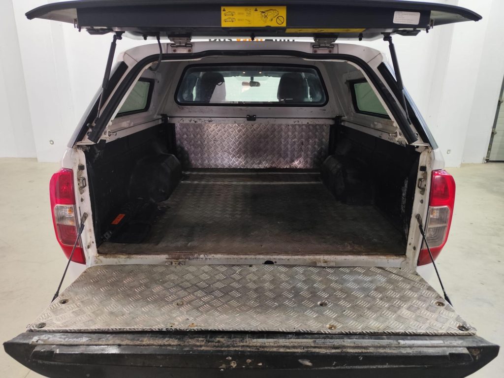 NISSAN NAVARA Diesel 2017 segunda-mano Jaén