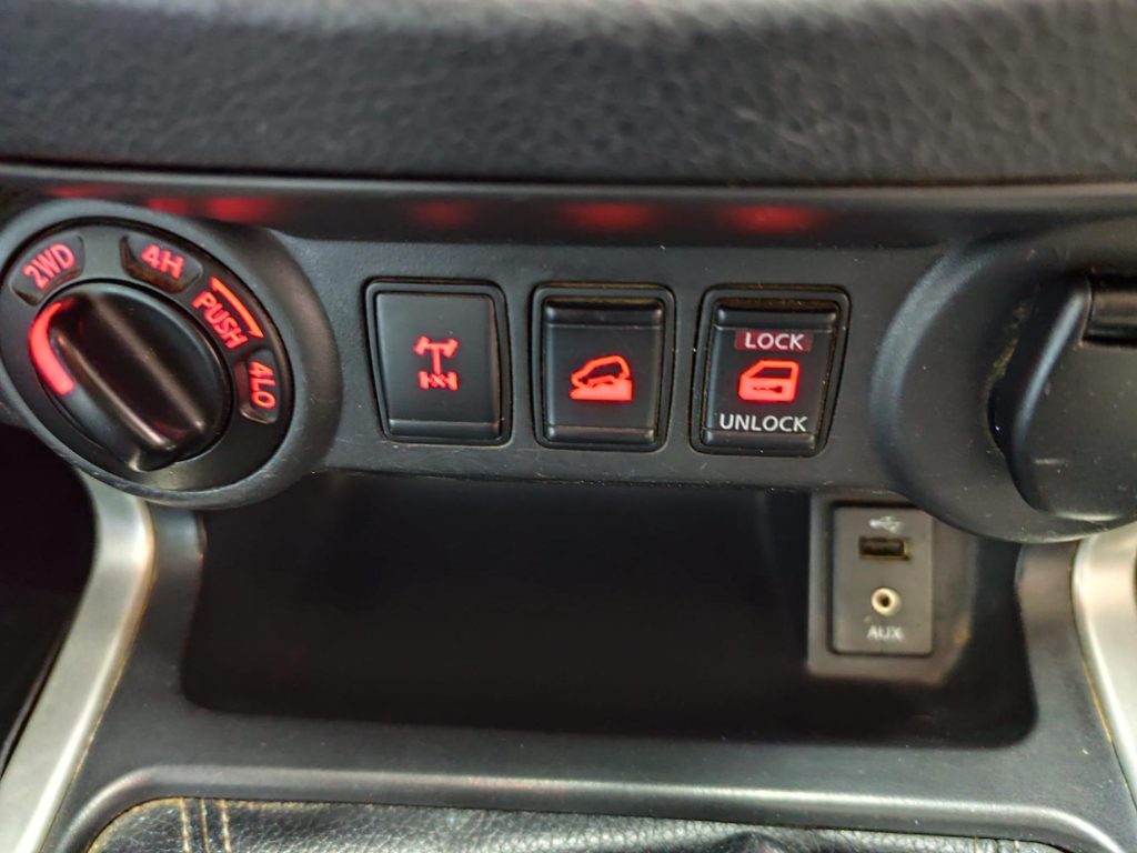 NISSAN NAVARA Diesel 2017 segunda-mano Jaén